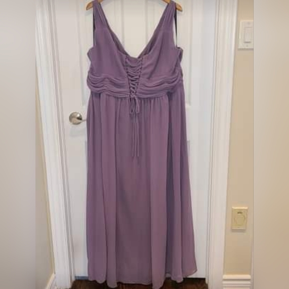Bill Levkoff bridesmaids dress in Victorian Lilac - Picture 7 of 7